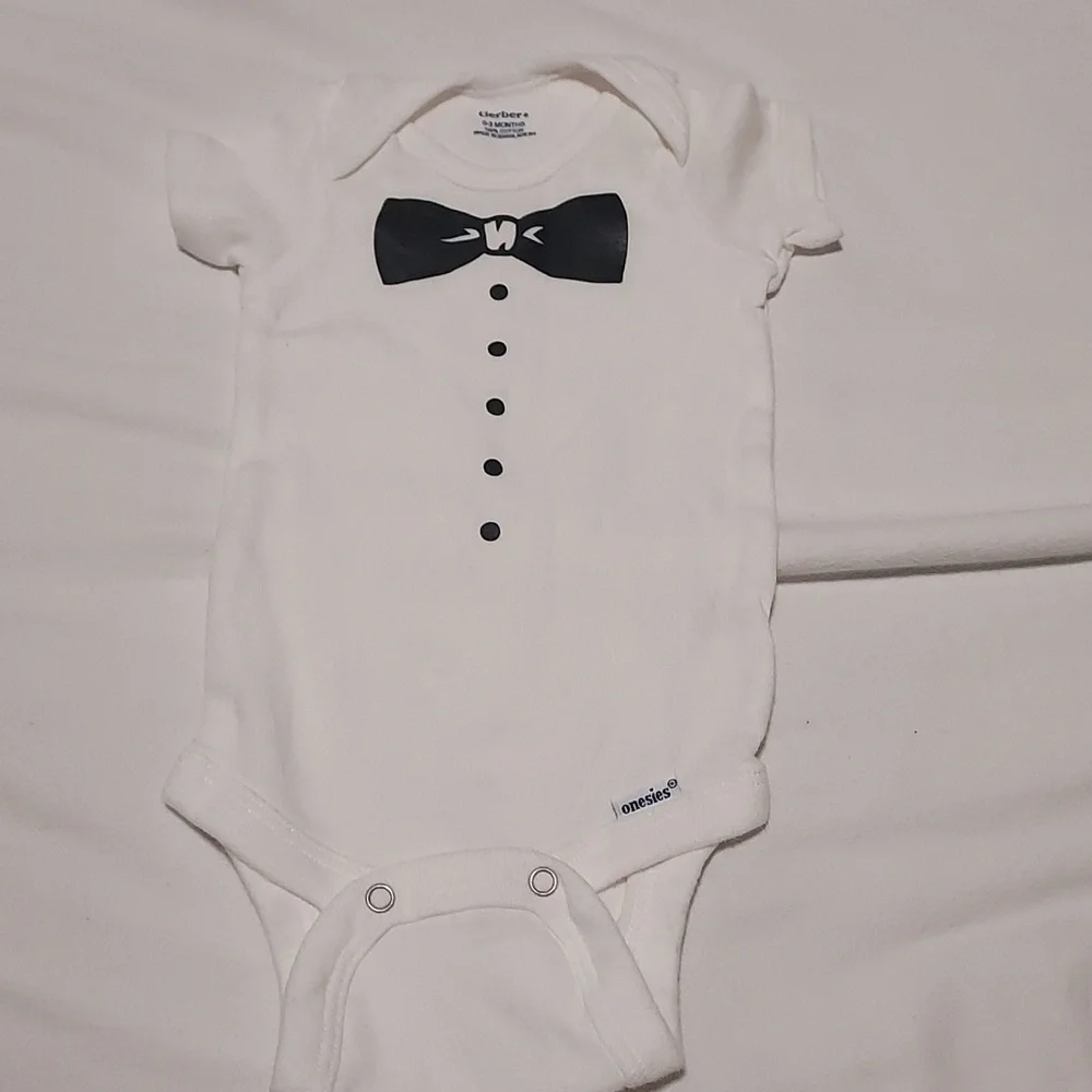 GERBER one piece size 0-3 M new without tag  never worn  , 100% cotton